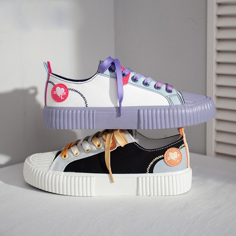 Νέο μοντέλο χρωματιστά γυναικεία αθλητικά παπούτσια με επίπεδη σόλα