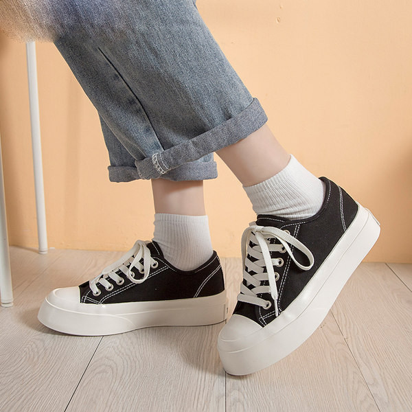 Model nou de adidasi dama cu talpa plate - mai multe culori