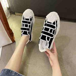 Adidasi de dama cu inchidere cu velcro