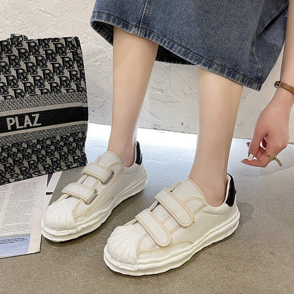 Adidasi de dama cu inchidere cu velcro