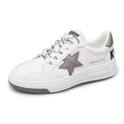 Sieviešu kedas ar zvaigžņu izšuvumu un plakanu zoli