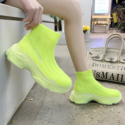 Sieviešu zeķu tipa zeķes trīs krāsās