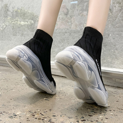 Sieviešu zeķu tipa zeķes trīs krāsās