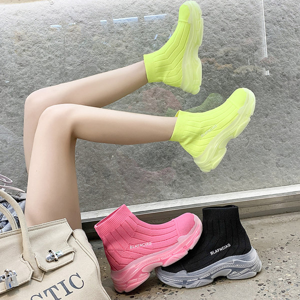 Sieviešu zeķu tipa zeķes trīs krāsās