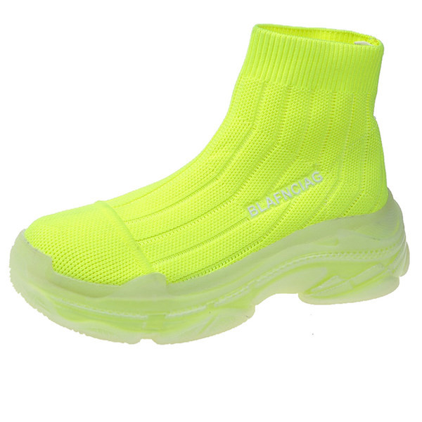 Sieviešu zeķu tipa zeķes trīs krāsās