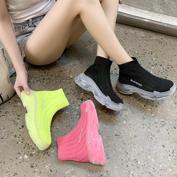 Sieviešu zeķu tipa zeķes trīs krāsās