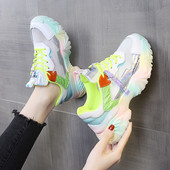 Jauns sieviešu kedu modelis ar šņorēm un augsto zoli - divu krāsu