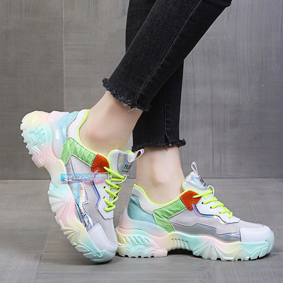 Jauns sieviešu kedu modelis ar šņorēm un augsto zoli - divu krāsu