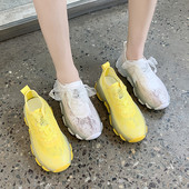 Sieviešu kedas ar mežģīnēm un šņorēm