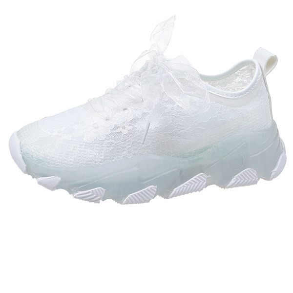 Sieviešu kedas ar mežģīnēm un šņorēm