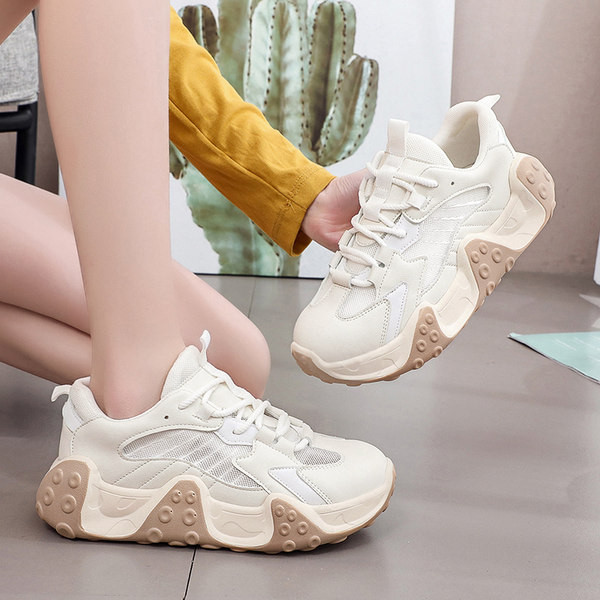 Sieviešu kedas ar 5 cm platformu un šņorēm