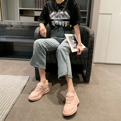 Modernas elpojošas kedas ar šņorēm