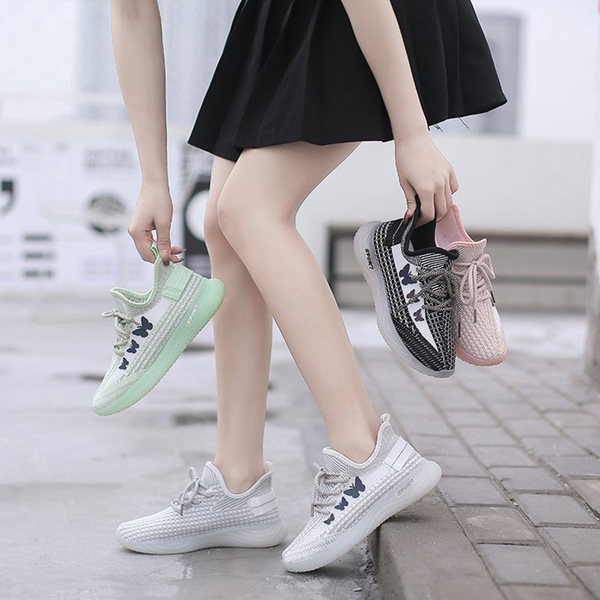 Sieviešu kedas ar aplikācijām un šņorēm