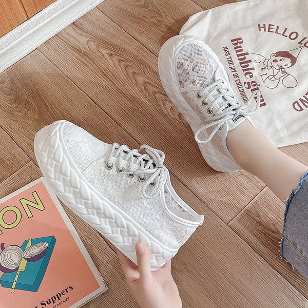 Sieviešu elpojošas kedas ar mežģīnēm un šņorēm