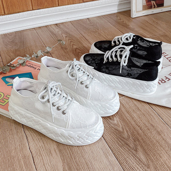 Sieviešu elpojošas kedas ar mežģīnēm un šņorēm