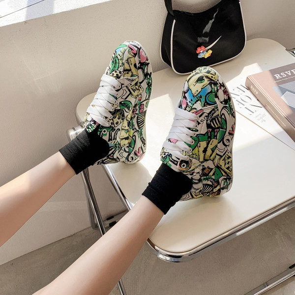 Tenisi dama colorati cu sireturi si talpa plata