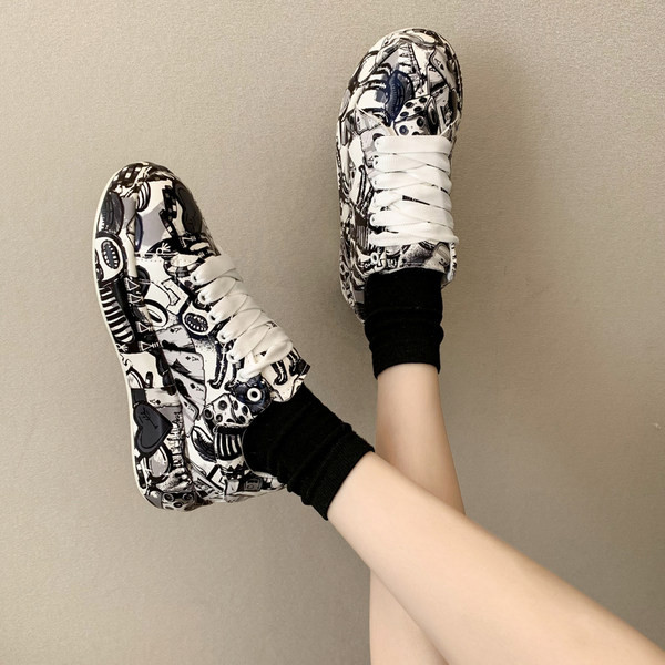 Tenisi dama colorati cu sireturi si talpa plata