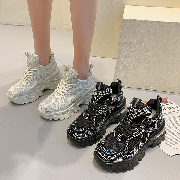 Adidași de damă cu pietre și șireturi în alb-negru