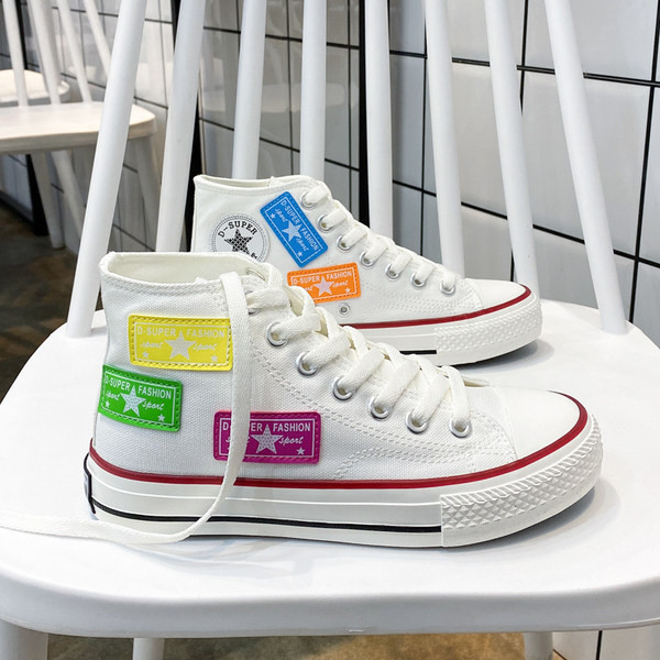 Model nou de adidași înalți de damă cu embleme - alb și negru