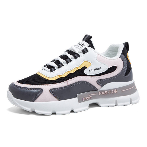 Sieviešu ikdienas kedas ar raupju zoli un uzrakstu