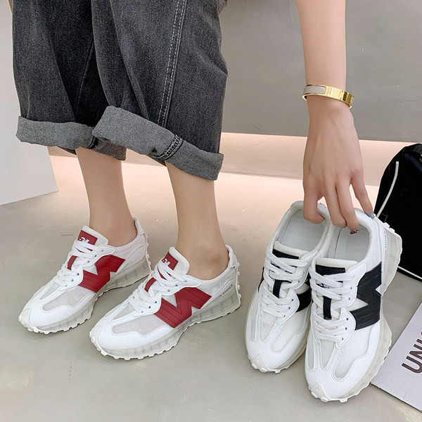 Sieviešu kedas ar mežģīnēm un silikona zoli