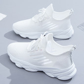 Sportam piemērotas sieviešu kedas ar šņorēm