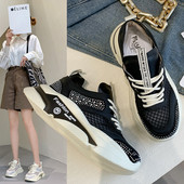 Elpojošas sieviešu kedas dekorētas ar akmeņiem