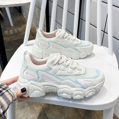 Sporta-gadījuma sieviešu kedas - ar raupju zoli un šņorēm