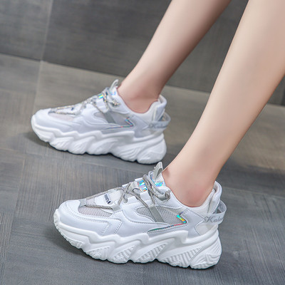 Elpojošas sieviešu kedas ar 5 cm platformu