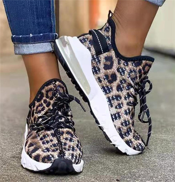 Tenisi moderni din material textil cu imprimeu animal