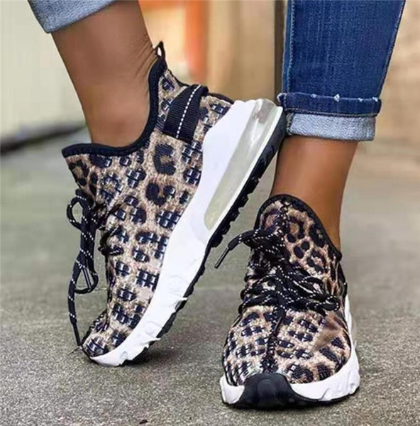 Tenisi moderni din material textil cu imprimeu animal