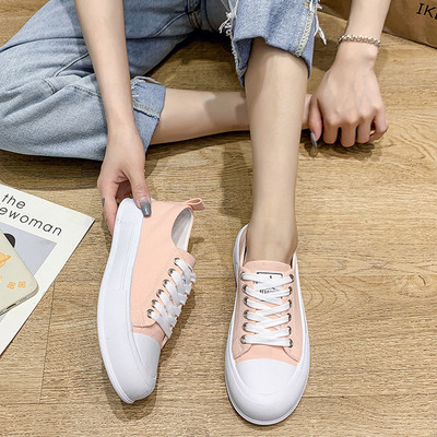 Sieviešu audekla kedas ar mežģīnēm un plakanu zoli - vairākās krāsās