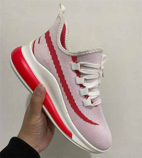 Sieviešu tekstila kedas ar šņorēm un kameru zolē