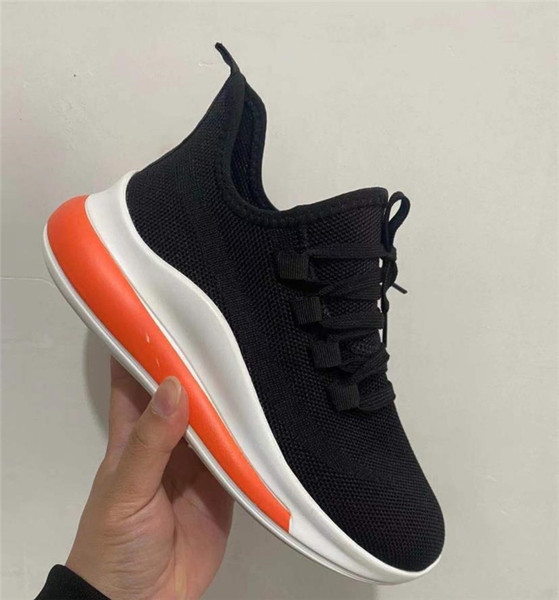 Sieviešu tekstila kedas ar šņorēm un kameru zolē