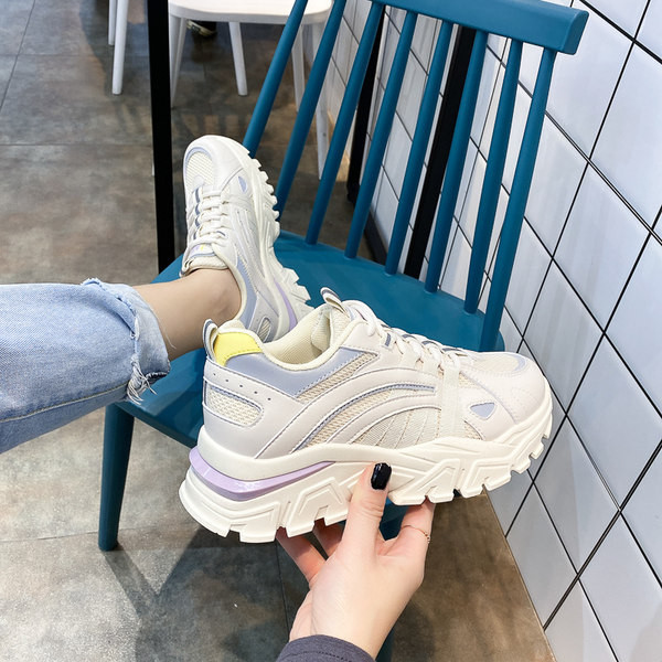 Sporta un ikdienas sieviešu kedas ar rupju zoli divi modeļi