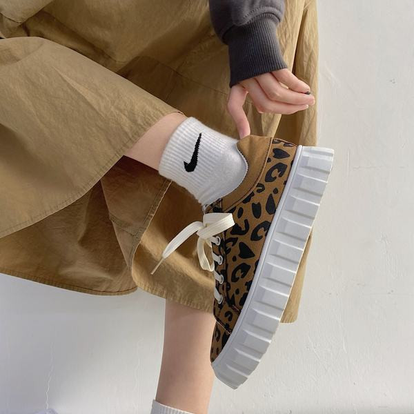 Tenisi casual dama cu imprimeu animal si cravate