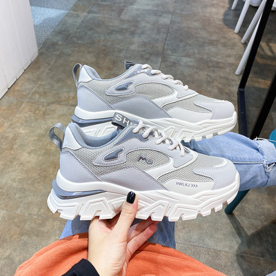 Ikdienas sieviešu kedas ar raupju zoli un mežģīnēm - pelēkas un baltas