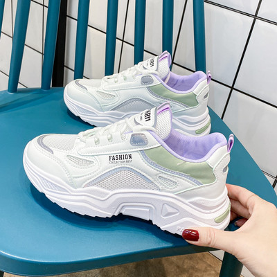 Sieviešu kedas ar plakanu zoli vai raupju zoli - divi modeļi