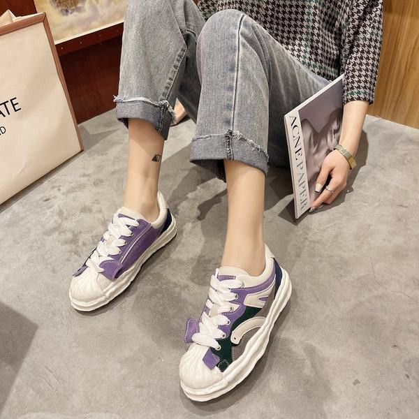 Model nou de adidași de damă cu talpă plată - în trei culori