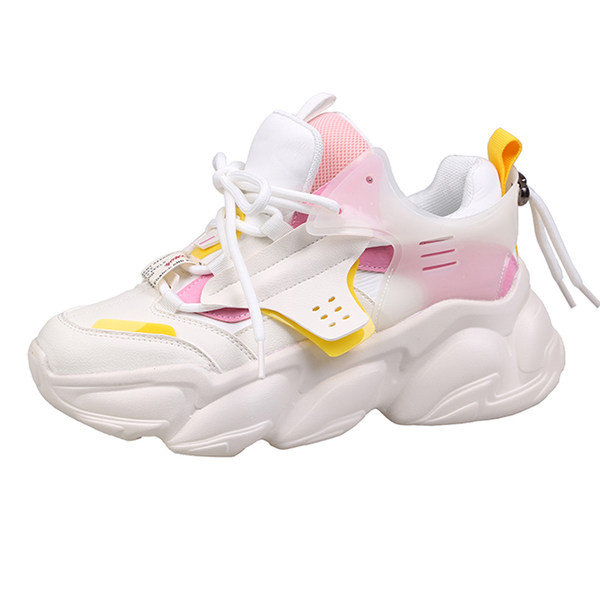 Jauns atsperu kedu modelis ar raupju zoli