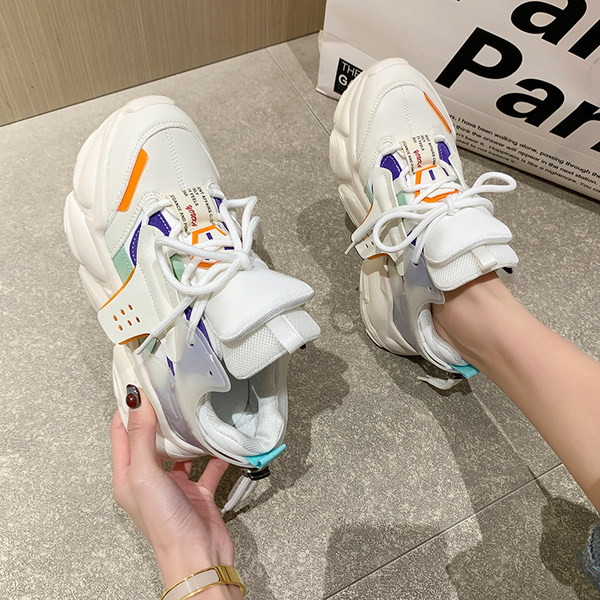 Jauns atsperu kedu modelis ar raupju zoli