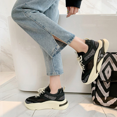 Sieviešu ikdienas kedas ar sietu un akmeņiem