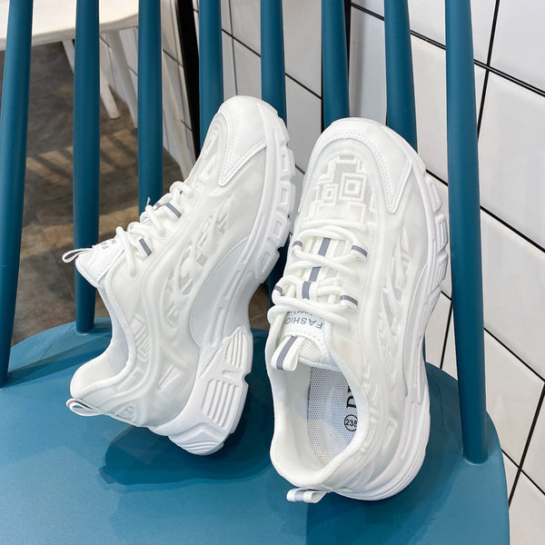 Sieviešu ikdienas kedas no elpojoša auduma ar mežģīnēm