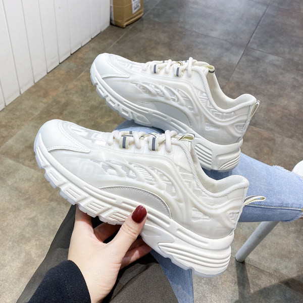 Sieviešu ikdienas kedas no elpojoša auduma ar mežģīnēm