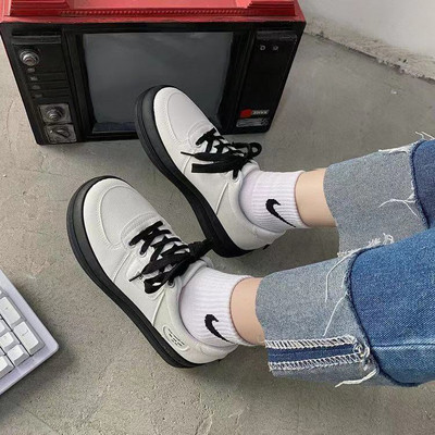 Sieviešu ikdienas kedas ar biezu mākslīgās ādas zoli