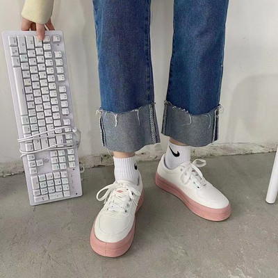 Sieviešu ikdienas kedas ar biezu mākslīgās ādas zoli