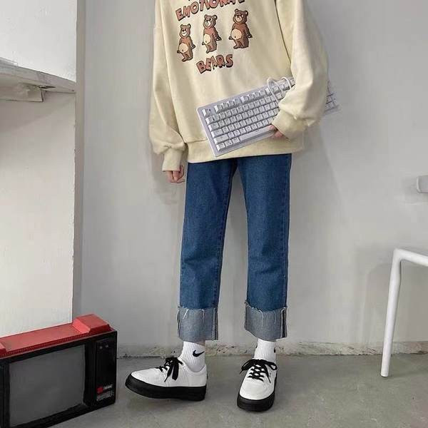 Sieviešu ikdienas kedas ar biezu mākslīgās ādas zoli