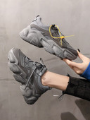 Model nou de adidasi de dama cu talpa aspra in culorile gri, alb si negru