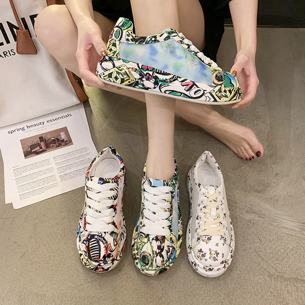 Jauns krāsainu kedu modelis ar plakanu zoli