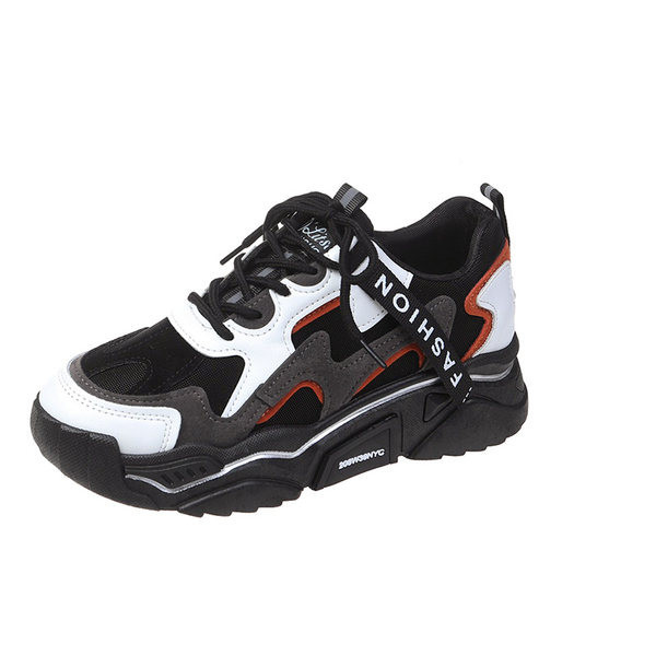 Jauns sieviešu kedu modelis ar uzrakstu un šņorēm divās krāsās